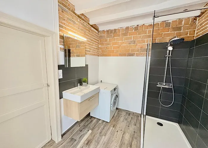 Hypercentre - 2 - Proche Commerces *