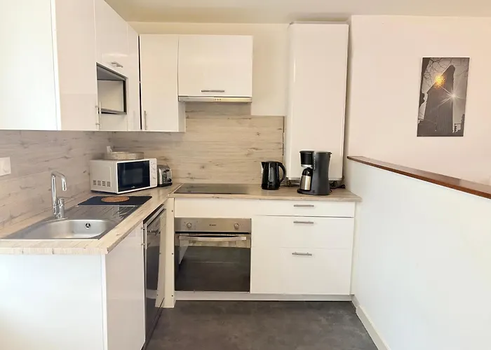 Hypercentre - 2 - Proche Commerces شقة